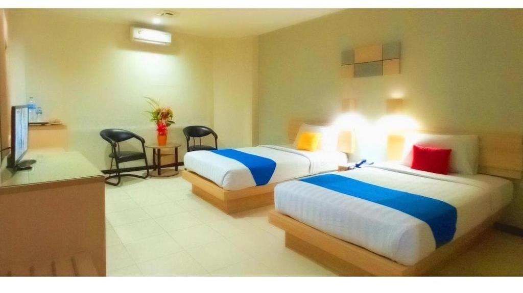 Merpati Hotel Pontianak Exterior foto