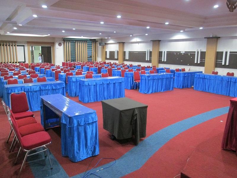 Merpati Hotel Pontianak Exterior foto